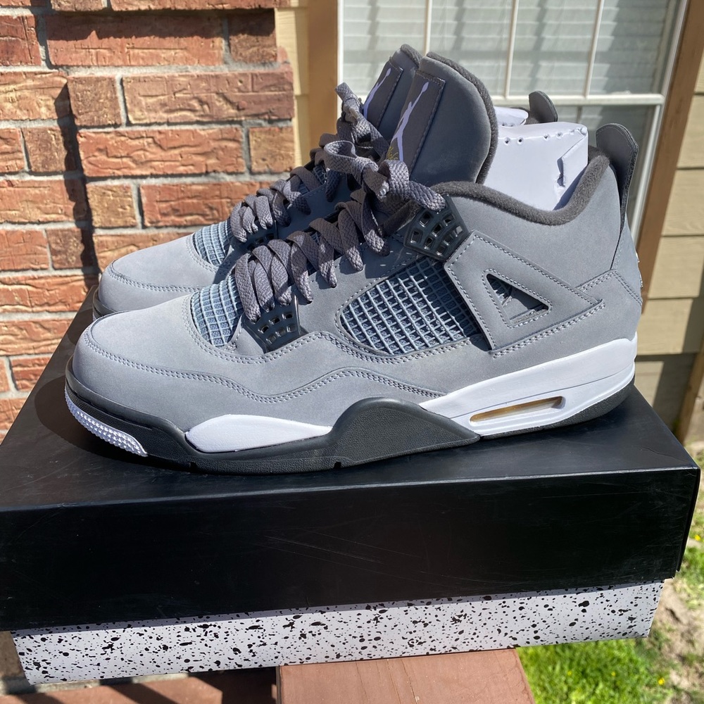 S O L D 📦